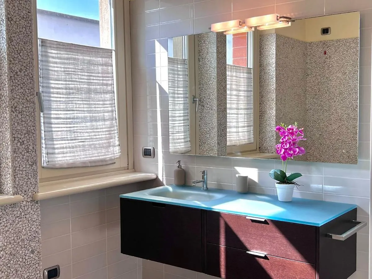 Hotel Bergamoinhouse 0*, Bergame Italie